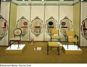 Rokokostuhl : Ausstellungskoje mit Stühlen (1976; VEB Stilmöbel Neuhausen)