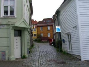 Bergen: Straßenzug "Knösesmauet"