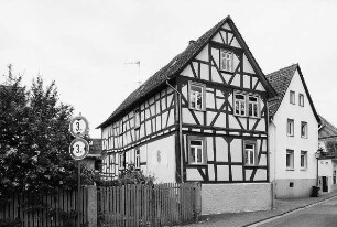 Wohnhaus; Wehrheim, Zum Stadttor 12