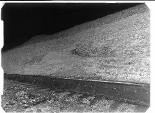 Staustufe Gerlachshausen-Volkach, Umgehungskanal. Störung im Muschelkalk bei Kanal-km 3,950 Westseite.