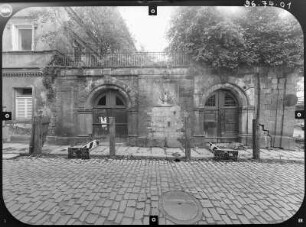 Pirna-Altstadt, Lange Straße 10. Wohnhaus mit Ladeneinbau. Straßenfront (Teilansicht, Badergasse)