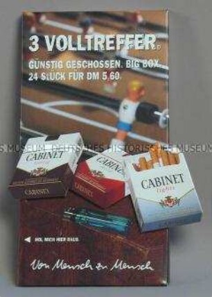 Werbeaufsteller für "Cabinet, Cabinet mild und Cabinet lights"-Zigaretten