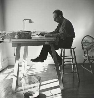 Der Zeichner und Karikaturist Saul Steinberg