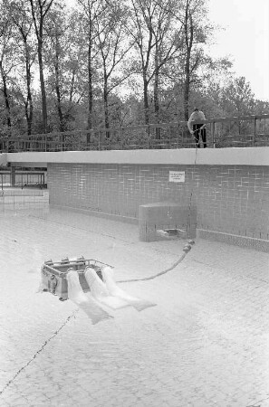 Vorbereitungen für die Freibadsaison im Rheinstrandbad Rappenwört.