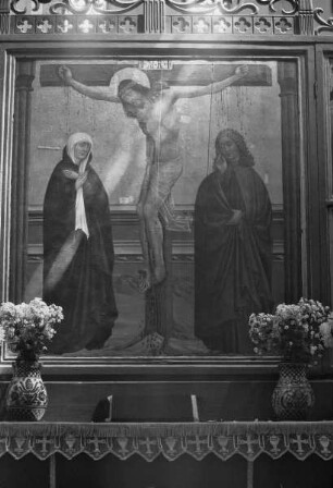 Mitteltafel mit Kreuzigung Christi