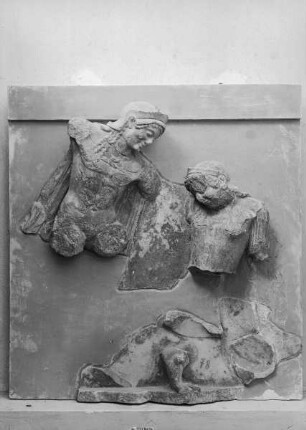 Metope: Theseus und Antiope