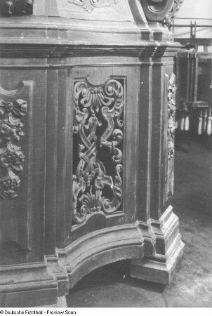 Glockenspiel, vor der Restaurierung : Glockenspiel von Kändler (1739). Vorderansicht (vor der Restaurierung)