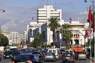 Verkehrsstau in Rabat : Rabat ist die Hauptstadt des Königreiches Marokko. Verkehrsstau am Nachmittag im Stadtzentrum, aufgenommen am 05.11.2008
