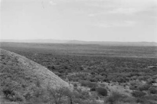 Im abessinischen Graben bei Metehara : Blick auf eine ebene Savannenlandschaft