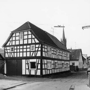 Fachwerkwohnhaus; Babenhausen, Hauptstraße 39, Kleine Pfarrgasse 2