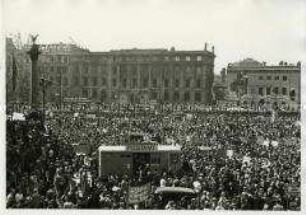 Mai-Demonstration im Berliner Lustgarten