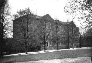 Roßwein. Volksschule (Hauptschule), Grafestraße 3. Straßenansicht