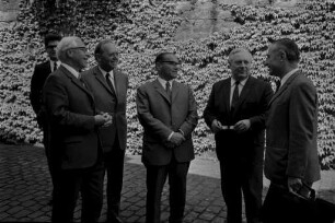 Konferenz des baden-württembergischen Landwirtschaftsministers und der vier Regierungspräsidenten in der Staatlichen Rebveredelungsanstalt Durlach.