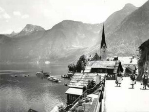 Blick auf Hallstadt am Hallstätter See