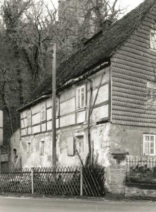 Meißen-Altstadt, Schlossgäßchen 1. Wohnhäuser (bezeichnet 1703, 1827, 1868). Fachwerk-Wohnhaus