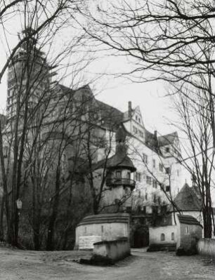 Schloss Rochsburg, Ansicht von Nordosten mit Zugang zum Schloss und Rondell vor der ehemaligen Zugbrücke