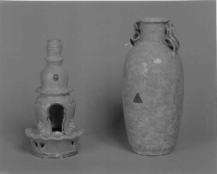 Vase : Leuchter und Vase (um 1925.; K. Feuerriegel)