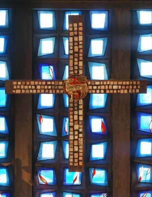 Kreuz mit Lamm Christi