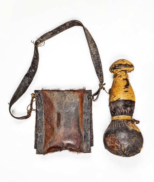 Jagdtasche mit Pulverflasche