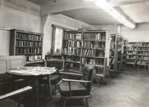 Schmalkalden, Stadt- und Kreisbibliothek, Inneres, Ausleihraum