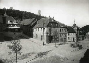 Eckartsberga : Eckartsberga. Marktplatz. Blick zur Burgruine