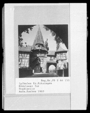 Iphofen. Rödelseer Tor. Stadtseite