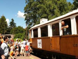Triebwagen der histroischen Rittnerbahn von 1907 im Bahnhof Klobenstein am Ritten