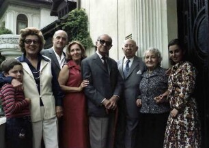 Bukarest: Gruppe bei Huch, Elvira Prager, Viktor, Emil, Lilly