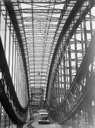 Hamburg. Ansicht der Neuen Elbbrücke (1887, Abriss Ende der 50er Jahre), Westteil