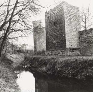 Ringmauer : Wasserburg (Museum). Ringmauer mit Türmen
