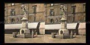 Luigi Galvani Denkmal auf gleichnamigen Platz, im Hintergrund Filiale der Singer-Fabrik, Bologna