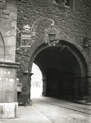 Eisenach. Nikolaitor. Feldseite mit Ausleger der Turm-Schänke