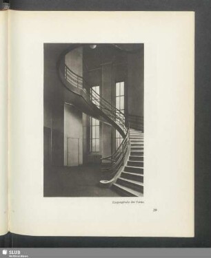 Eingangshalle des Turms