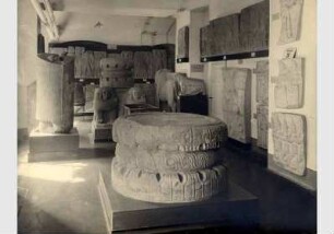 Magazinraum des Vorderasiatischen Museums im Kaiser-Friedrich-Museum, Ausstellungsstücke des Sendschirli-Saals