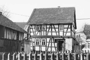 Wohnhaus, Fachwerk; Gründau, Rathausstraße 10 hinten