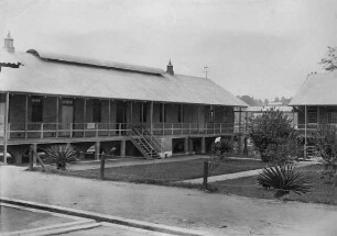 "Linker Seitenbau des Eingeborenenhospitals, Old Calabar" (OT)