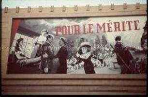Plakat für den Film "Pour le Mérite" am Berliner Ufa-Palast am Zoo