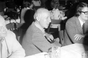 24. Tagung 1974 Chemiker; Studentenabend mit den Nobelpreisträgern: Tisch mit Melvin Calivn