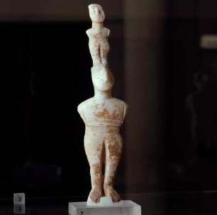 Kykladisches Doppelidol : Karlsruhe, Badisches Landesmuseum. Doppelidol, frühkykladisch II, Marmor, Höhe: 22 cm, von der Insel Paros
