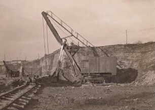 Kalkgrube bei Geithain : Löffelbagger