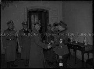 Adolf Hitler empfängt Vertreter verschiedener NS-Organisationen