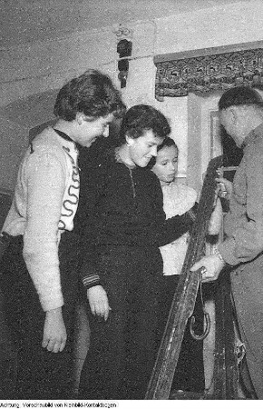 Winter, Landschaften, Max Hille beim Skilauf, beleuchteter Weihnachtsbaum, Januar-Februar 1956
