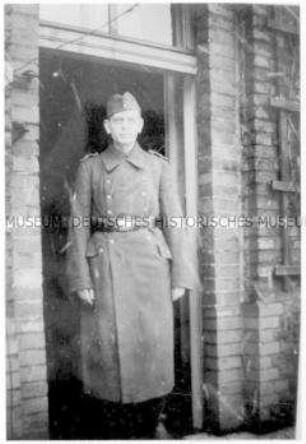 Porträtfoto von Rudolf Böttcher (d.J.) in Uniform - Familienkonvolut