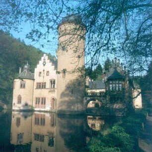 Mespelbrunn-Hessenthal. Wasserschloß Mespelbrunn