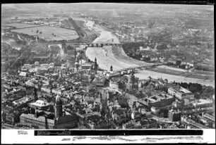 Dresden, Blick auf Altstadt mit Augustusbrücke und Marienbrücke, Luftbild