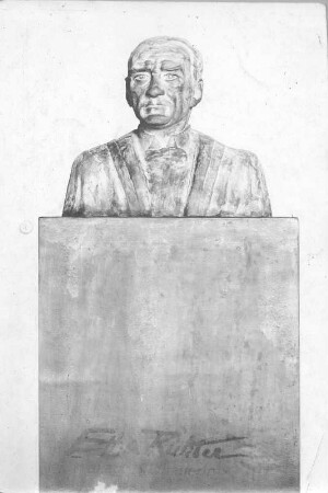 Atatürk (Büste). Gips, getönt (wohl 1934; E. Richter). Dresden-Südvorstadt, Eisenstuckstraße, Atelier der Bildhauerin