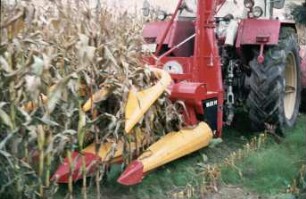 Fotografie: Maishäcksler angebaut, Rückfahreinrichtung