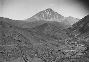 Vor der südlichen Steilwand des Chorolque, Moränenlandschaft, 4200 m