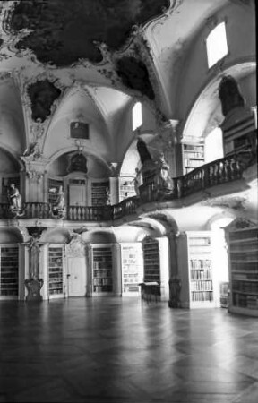 St. Peter: Bibliothek