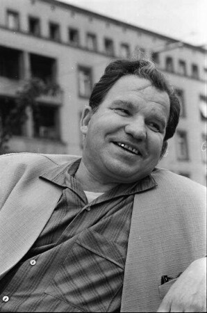 Neuverpflichteter Schauspieler beim Badischen Staatstheater Hans Emons.
